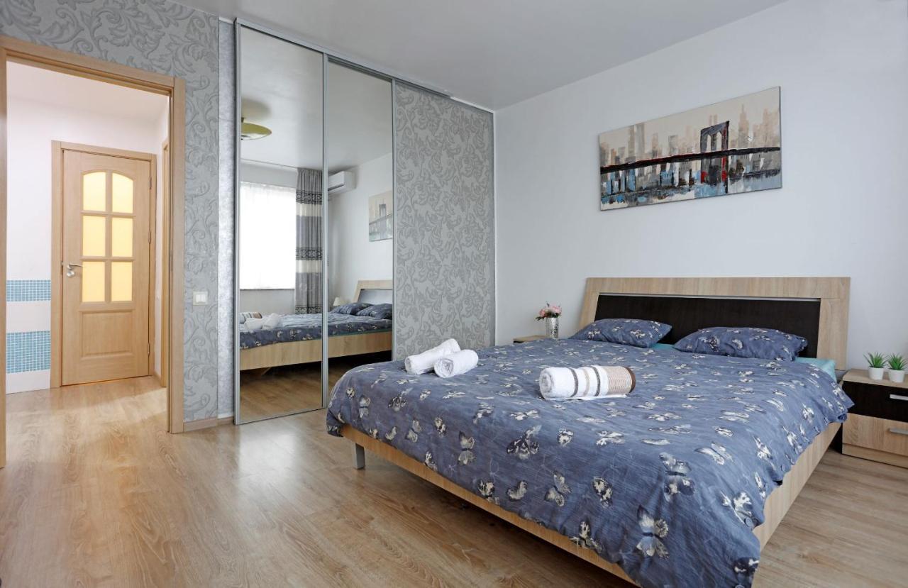 Cozy Apartment With A View Bucharest Exterior photo